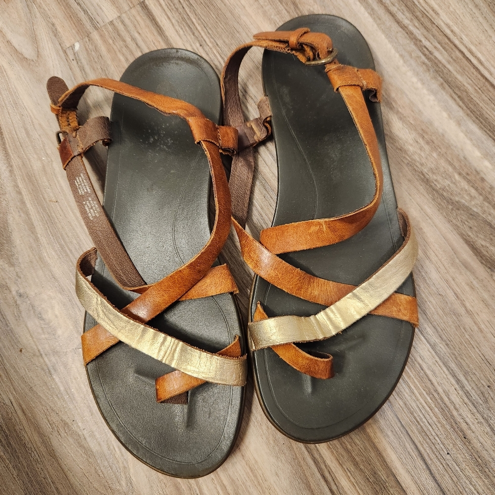 Olukai upina sandal size 10